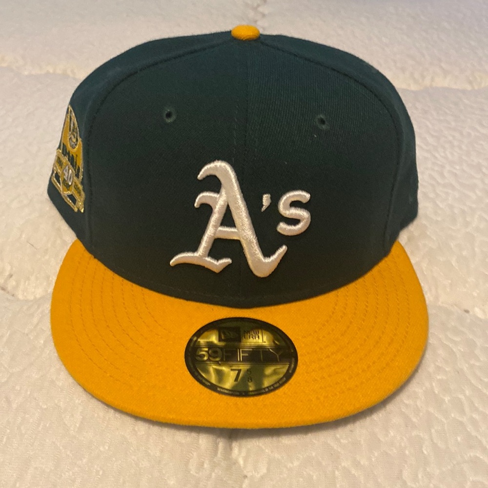 New era fitted baseball hat